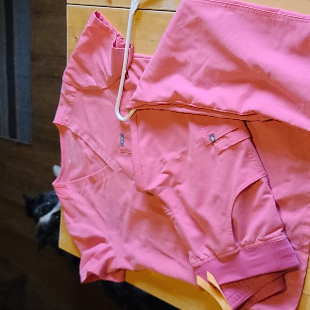 Figs set. Small. Neon pink. Kade and catarina.